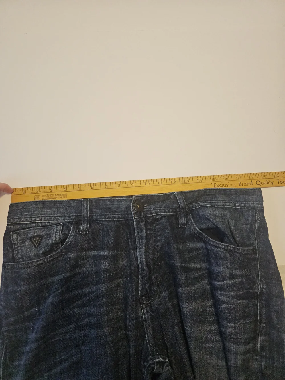 Guess Men's Desmond Relaxed Straight Jeans in Dark Blue Wash Sz 36 - Picture 6 of 16